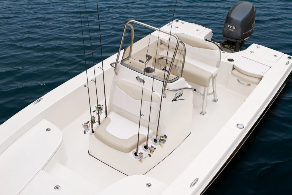 Robalo 206 Cayman Cockpit