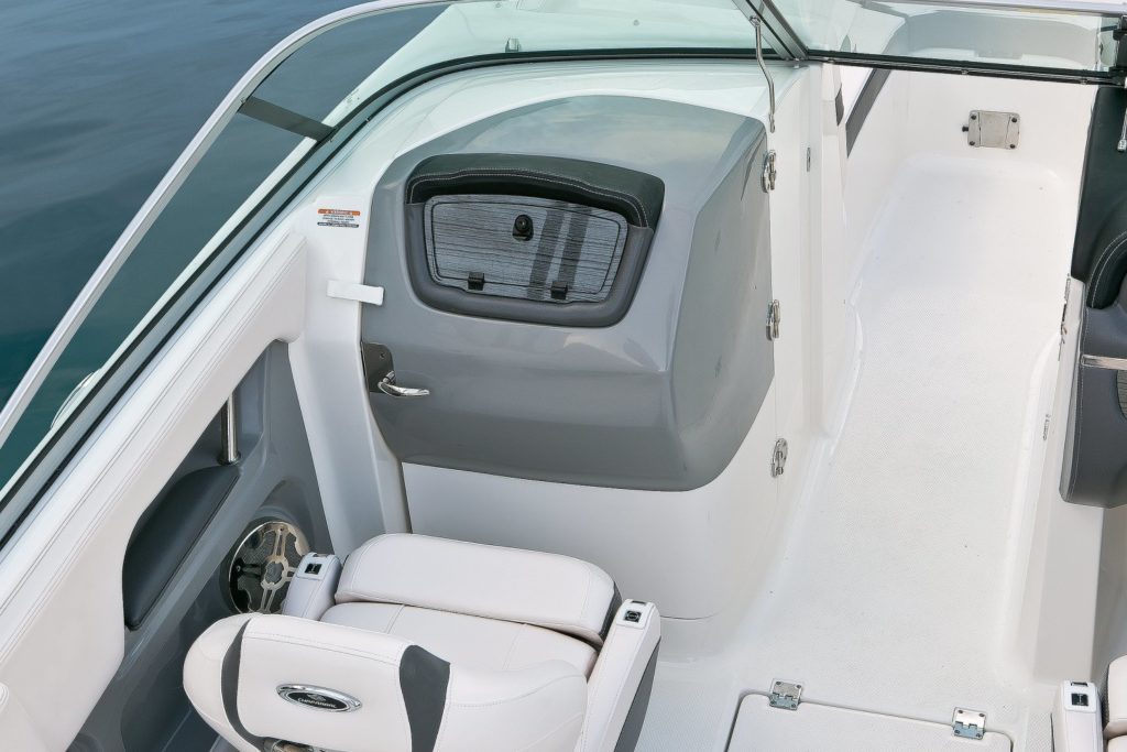 Chaparral 246 SSi Head Door