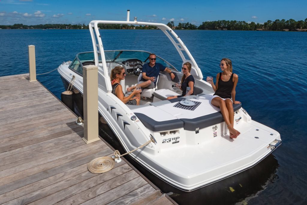 Chaparral 23 SSi - The Perfect Family Bowrider